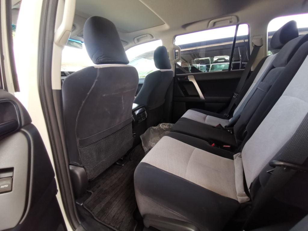 TOYOTA LC PRADO 2.7P NEW.MOD 2693 4AT TX FL ARGENTO CROSS — view 4