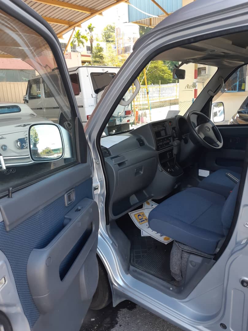DAIHATSU HIJET MOTORHOME STD MDL — view 3