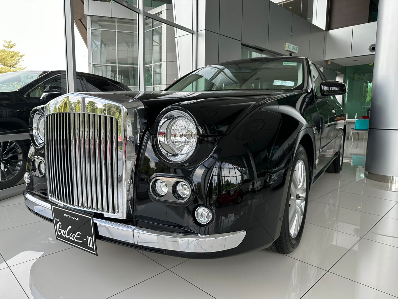 MITSUOKA GALUE 3 2.5 2495 5TIP — view 1